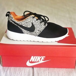 Nike Roshe One Safari